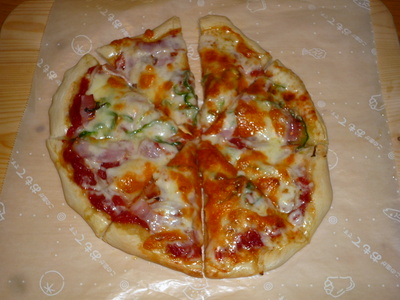 pizza02.jpg(28596 byte)